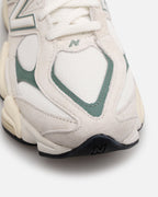 New Balance 9060 Linen