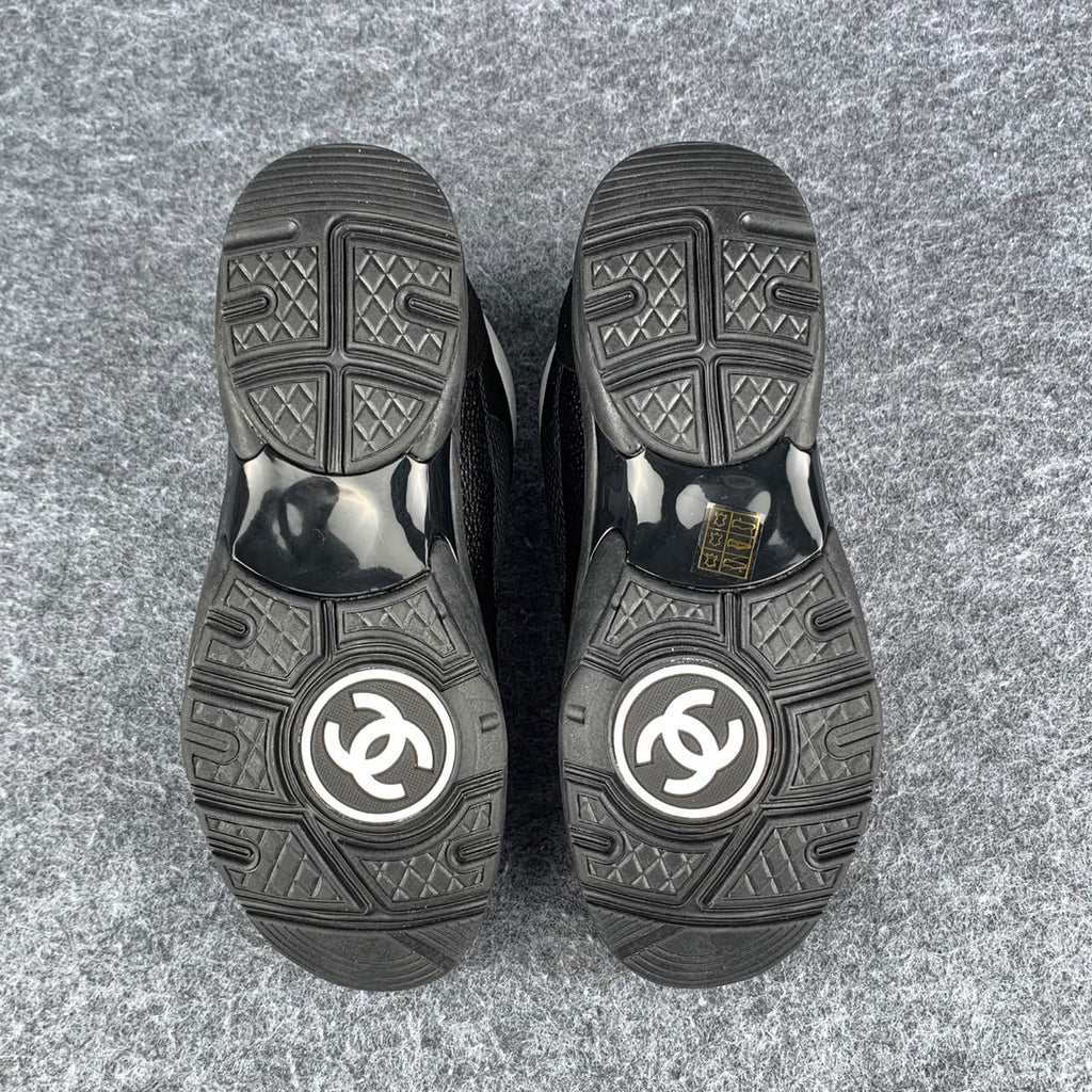 Chanel Wmns CC Logo Sneaker 'Black Brown White