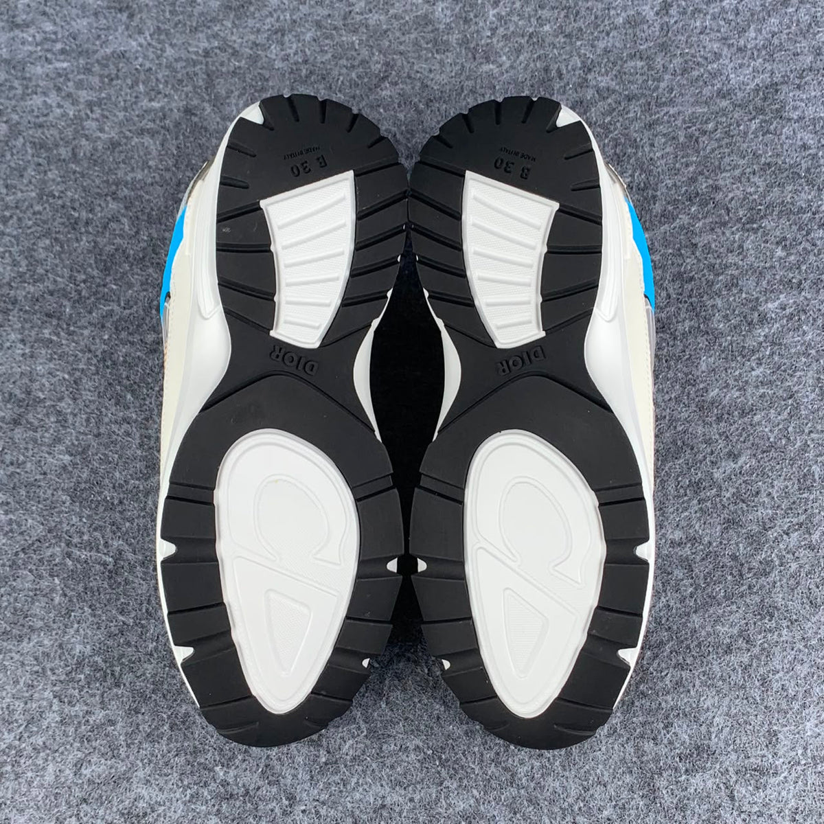Dior B30 ‘White Beige Blue Olive’