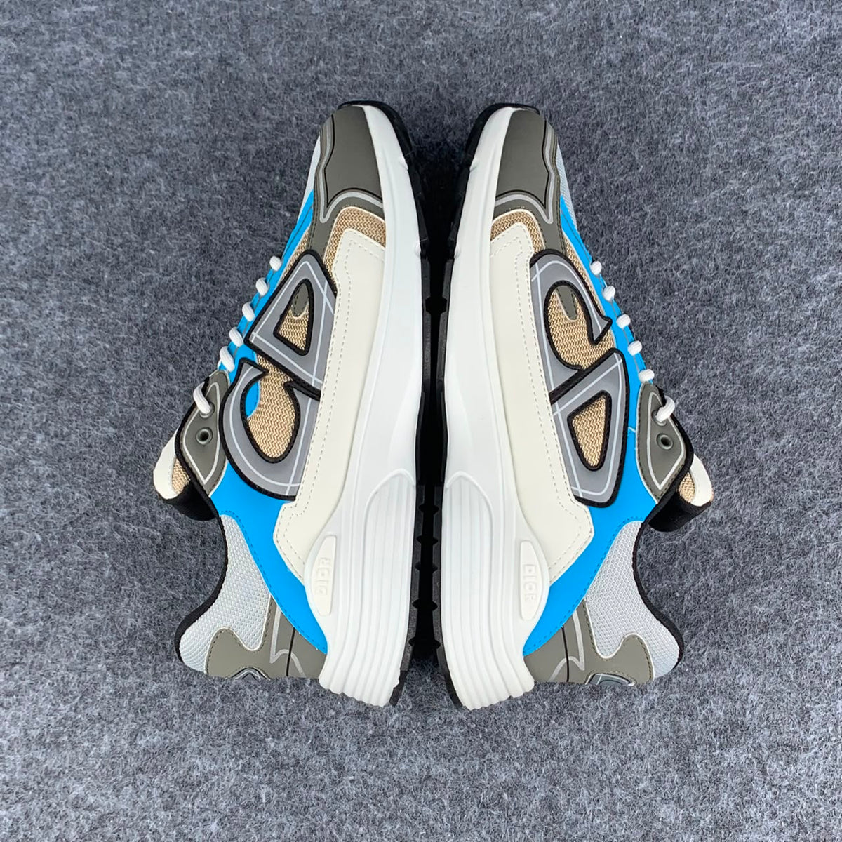 Dior B30 ‘White Beige Blue Olive’