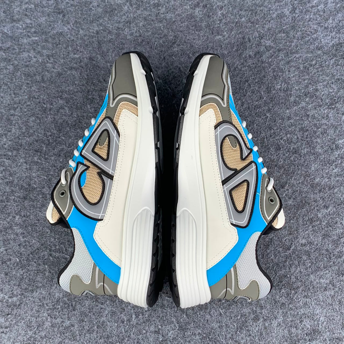 Dior B30 ‘White Beige Blue Olive’