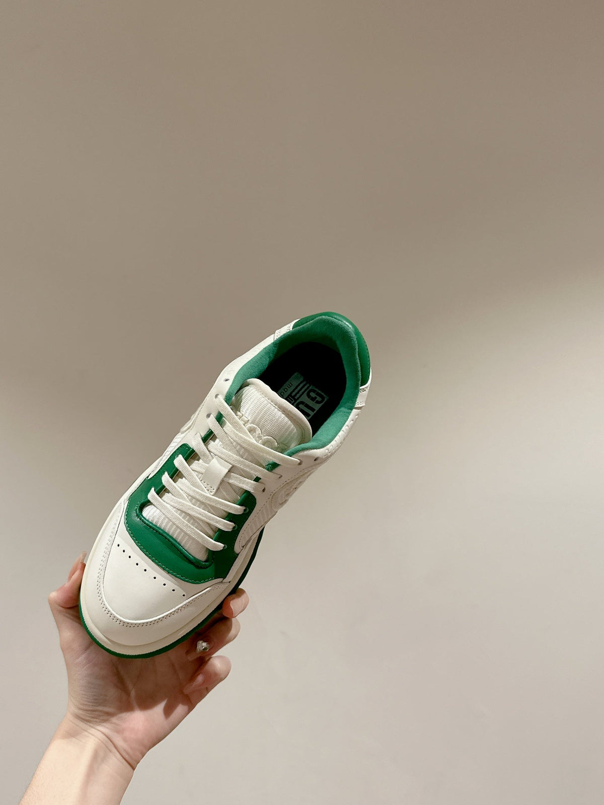 GUCCI 26S SNEAKERS IN WHITE MIX GREEN CALFSKIN